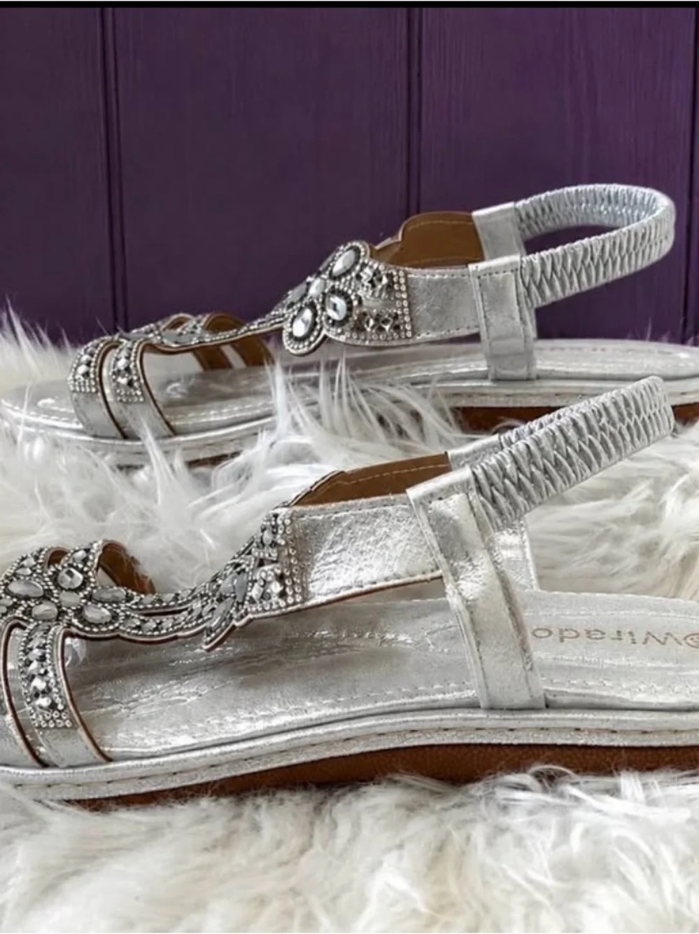 Miradoo Silver Rhinestone Jeweled T-Strap Sandals Size 9.5 New